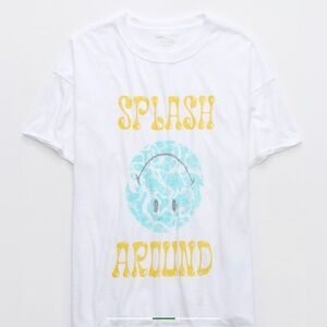Aerie Women’s Oversized Smiley Graphic Boyfriend T-Shirt Size M